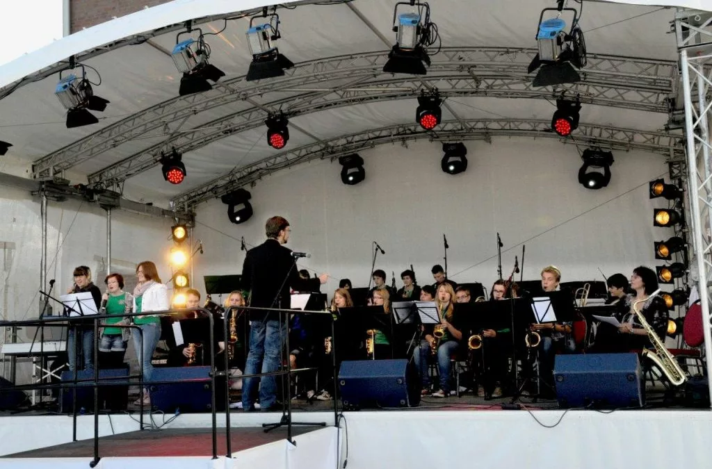 Offizielle Eröffnungsfeier der Hochschule Rhein-Waal mit der Big Band unserer Schule