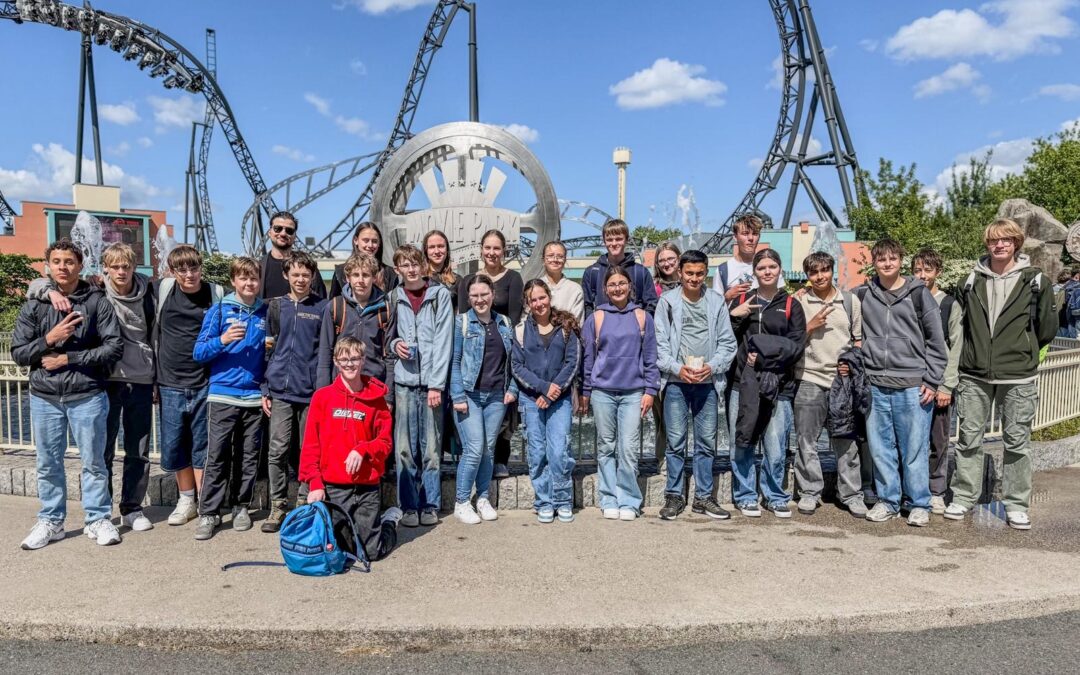 Physik hautnah erleben – Exkursion der Klasse 9 zum Movie Park Oberhausen