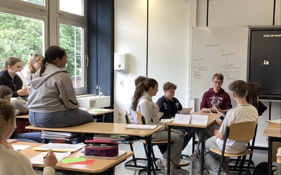 Sollte die Strafmündigkeit auf 12 Jahre gesenkt werden? Die Klasse 8d diskutiert…