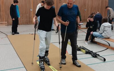 Vorfreude auf die Skifahrt – mit Anprobe!